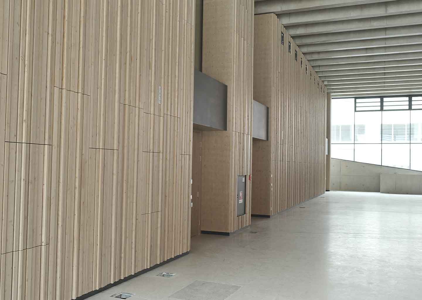 3D Wandverkleidung bis 7 Meter hoch mit Revisionstüren bis 4 Meter hoch